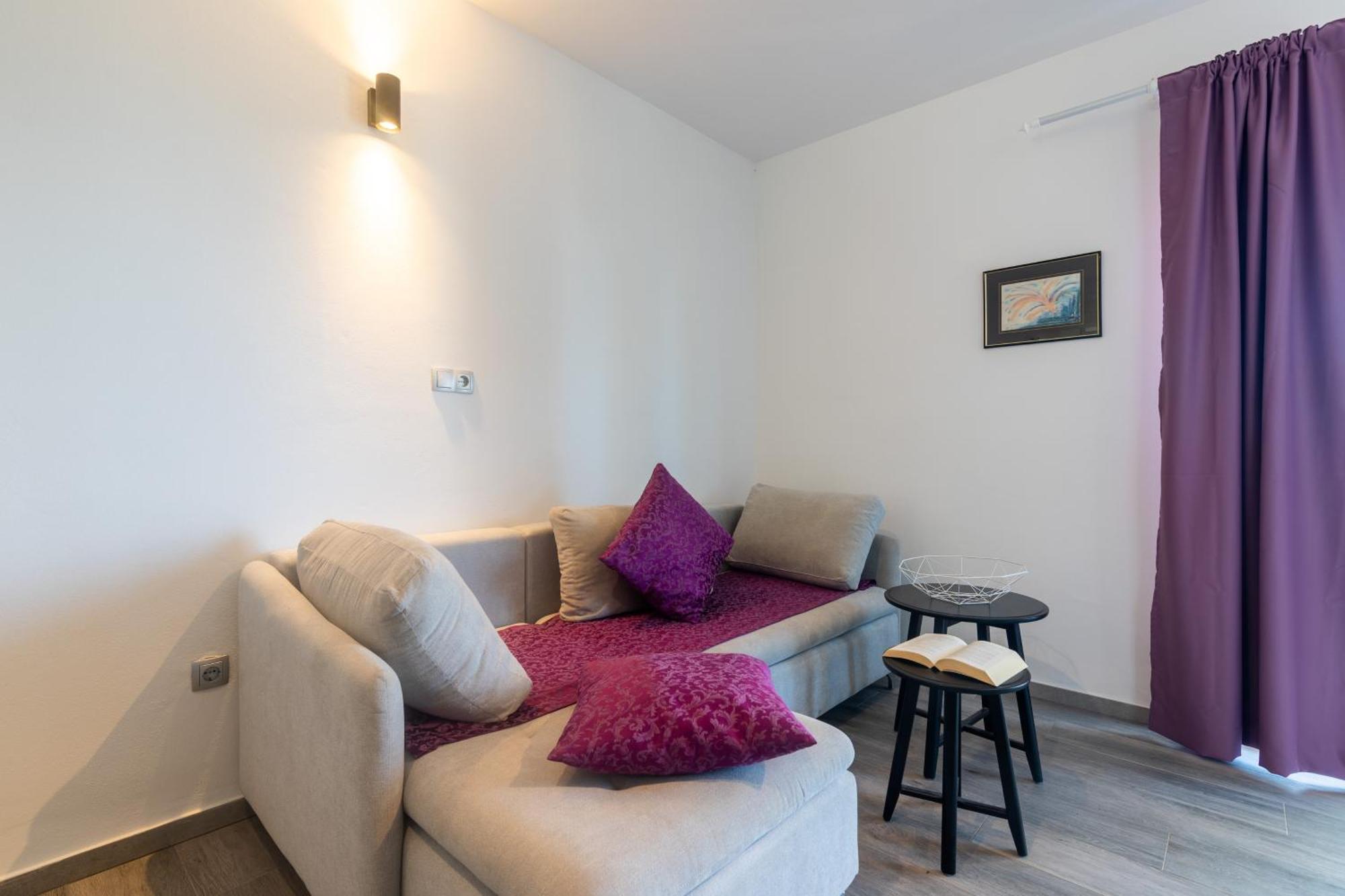 Apartments With A Parking Space Ivan Dolac, Hvar - 15784 Bilik gambar