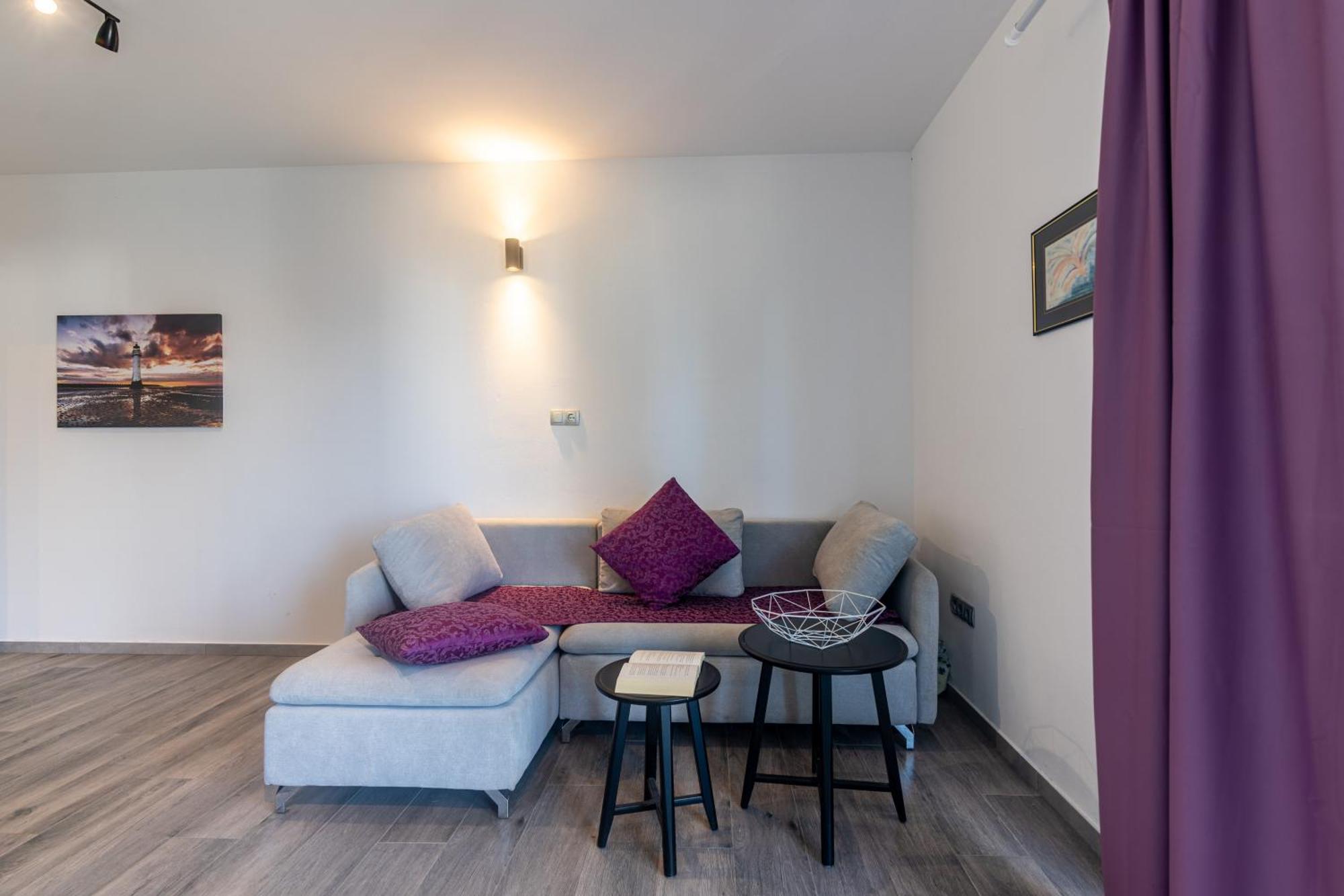 Apartments With A Parking Space Ivan Dolac, Hvar - 15784 Bilik gambar
